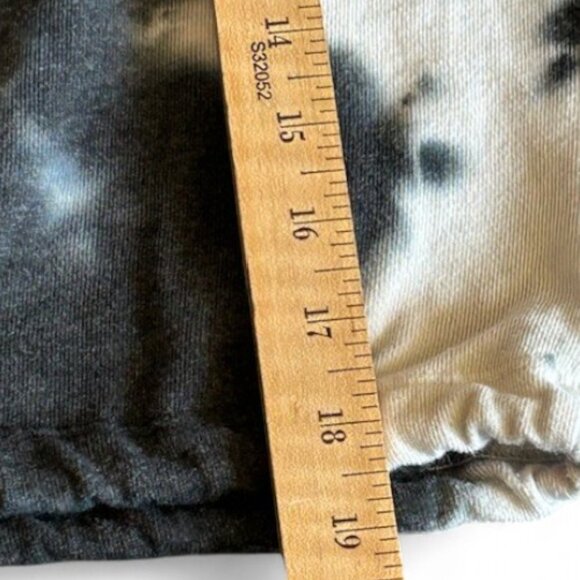 Tie Dye Skull Sweatshirt No Boundaries XS - Picture 8 of 9